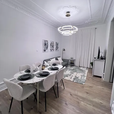Le Rapp 6, De Standing 3 Chambres, 7 Personnes &1 Bebe, Cosy Et Familial Ultra Equipe Emplacement Ideal Proche Gare Centre Marches De Noel Quartier Tribunal Contades Apartment Strasbourg
